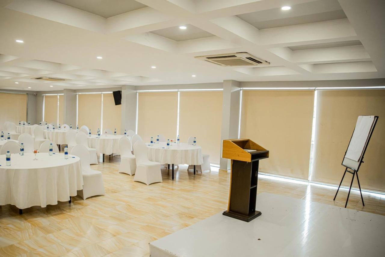 Cbd Hotel Dar es Salaam Exterior photo